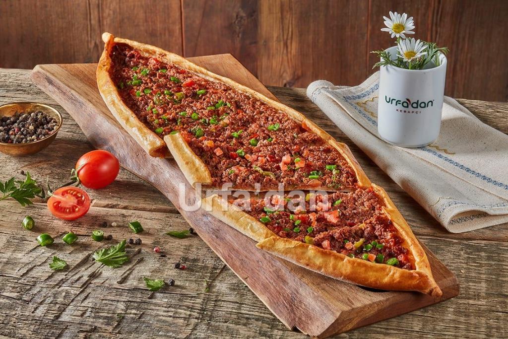 Kıymalı Pide