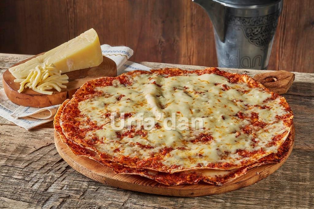 Kaşarlı Lahmacun